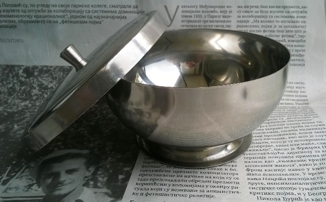 posuda sa poklopcem