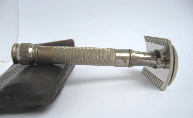 OPEN COMB