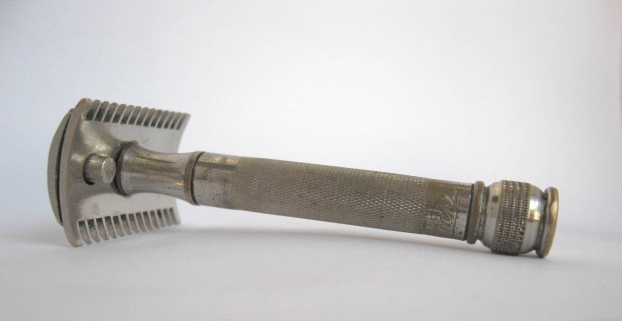 OPEN COMB